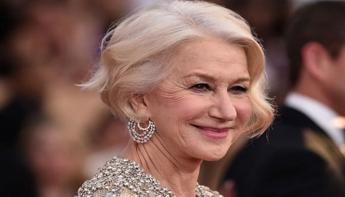 Helen Mirren merayakan kemenangan Oscar Michelle Yeoh Helen Mirren merayakan kemenangan Oscar Michelle Yeoh