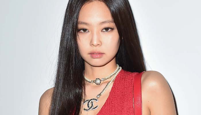 Jennie from K-pop group Blackpink shows her seriousness as a mentor