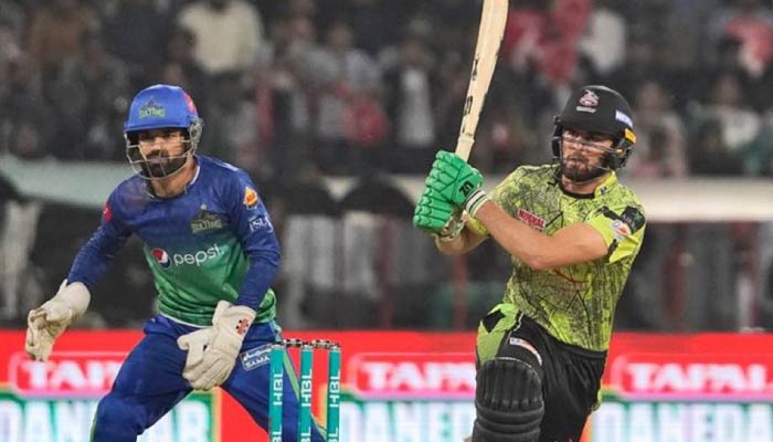 Shaheen Shah Afridi hits a shot while Multan Sultans Captain Muhammad Rizwan looks on. — Twitter/ZaynMahmood5