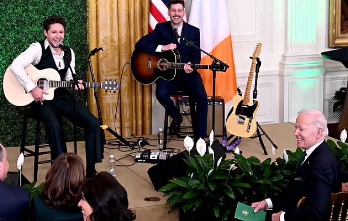 Niall Horan performs at the White House and shares a laugh with President Biden