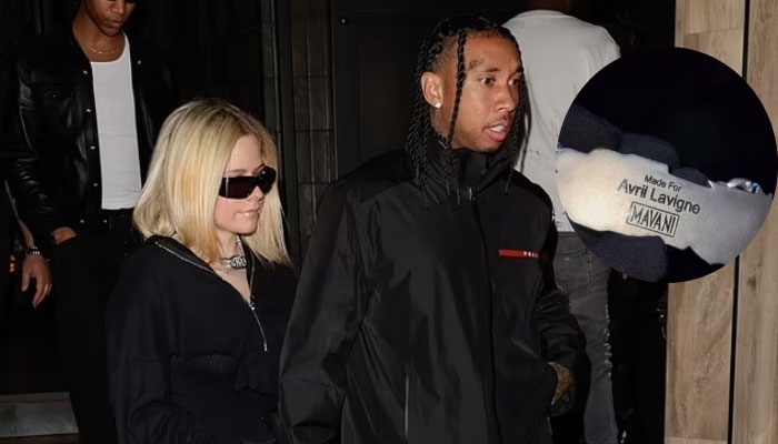 Tyga memberi Avril Lavigne rantai berlian pesanan khusus sebesar K