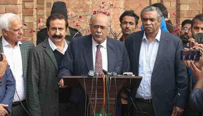 Pakistan Cricket Board (PCB) Management Committee Chairman Najam Sethi speaking with the local media in Lahore on December 20, 2022. — PCB