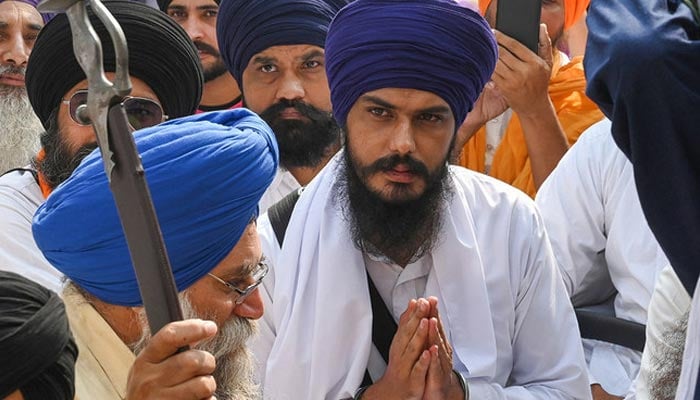 Puluhan orang ditahan dalam perburuan pemimpin Sikh di India