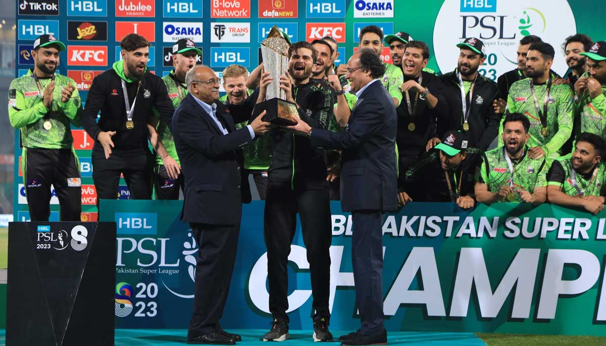 Lahore Qalandars skipper Shaheen Shah Afridi holds the coveted Supernova trophy after winning the PSL 2023. — Twitter/@lahoreqalandars