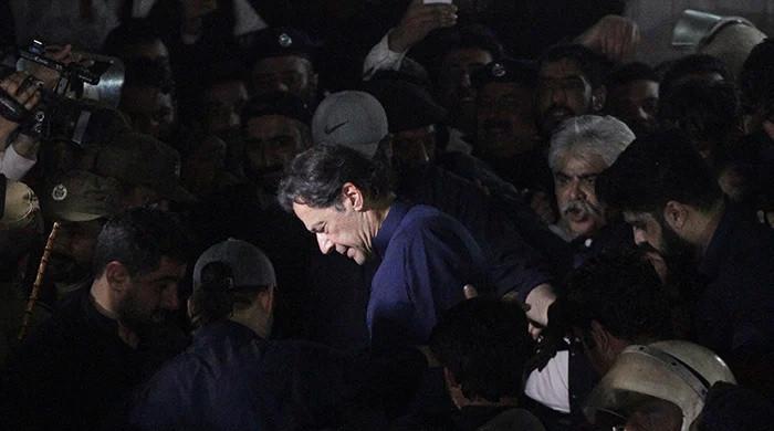 Court extends suspension of Imran’s arrest warrants in judge threatening case