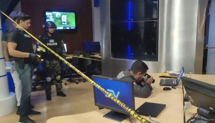 Bom surat menargetkan media di Ekuador