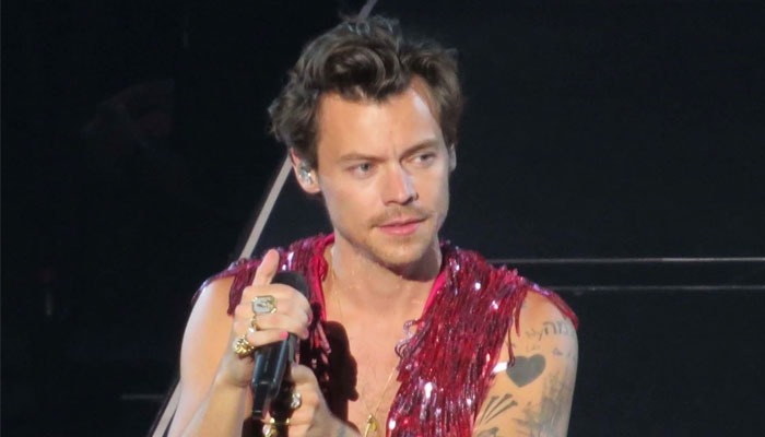 Harry Styles turns matchmaker during Love on Tour Singapore concert