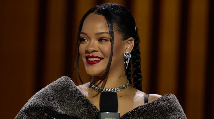Rihanna receives ‘dramatic’ marriage proposal after security stops unidentified man