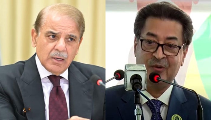 Prime Minister Shehbaz Sharif (L) and Chief Election Commissioner (CEC) Sikandar Sultan Raja (R). — PID/Radio Pakistan/ File
