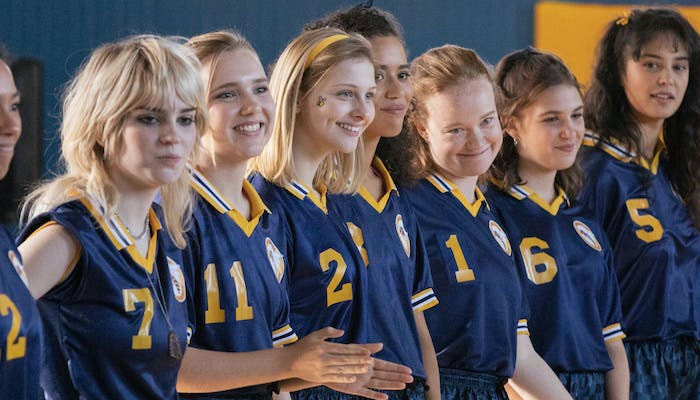 'Yellowjackets' showrunners share Jason Segel advice - Vimarsana News