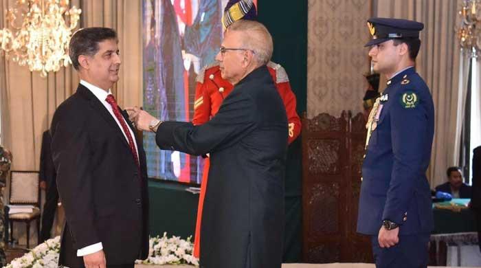 President Alvi confers Tamgha-e-Imtiaz on IDC CEO Dr Rizwan Uppal