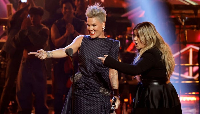 Pink joins Kelly Clarkson for a rousing duet at 2023 iHeartRadio Music Awards