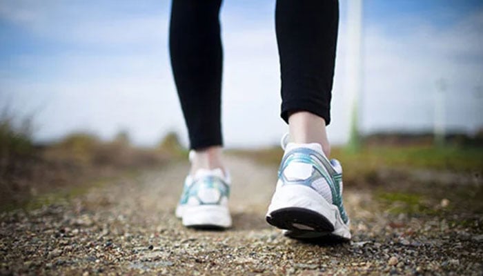8,000 steps once or twice a week cuts mortality risk: study.—AFP/file