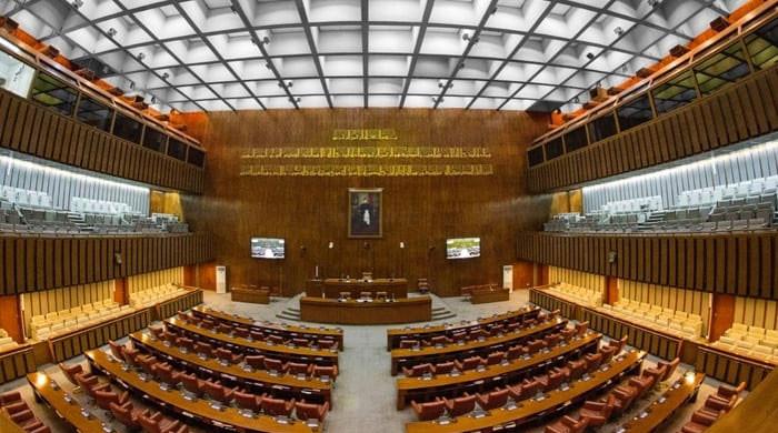 Senate approves SC bill amid PTI opposition