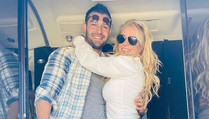 Britney Spears, Sam Asghari spotted without wedding rings amid split rumors
