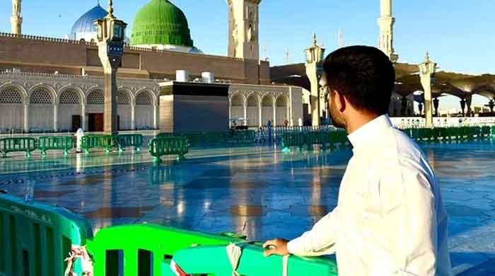 Babar Azam shares picture from Masjid-e-Nabawi  
