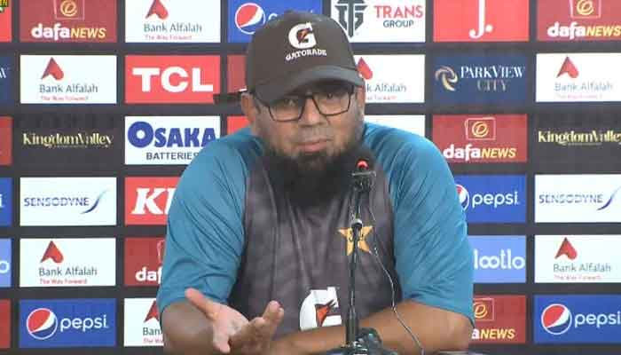 Former head coach of the Pakistan cricket team, Saqlain Mushtaq, addressing a press conference after a defeat in the third T20I on Friday. — Twitter/PCBOfficial
