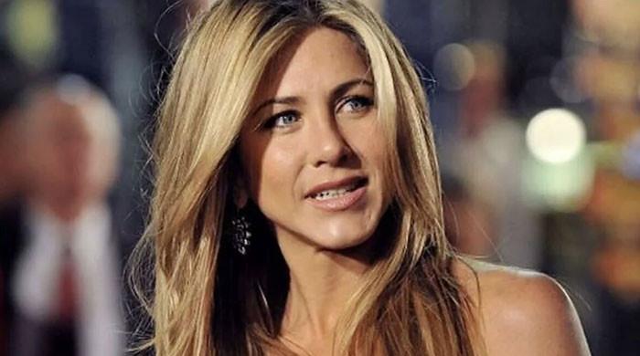 Jennifer Aniston shocks Adam Sandler after actor reveals he gifted cars to 'Grown Ups