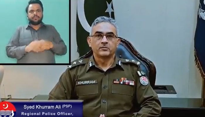 Regional Police Officer, Syed Khurram Ali speaking successful a video message. Twitter/Rporwp