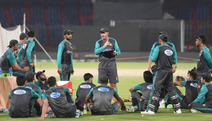 Who will join Mickey Arthur on Pakistan's coaching staff? - Vimarsana News