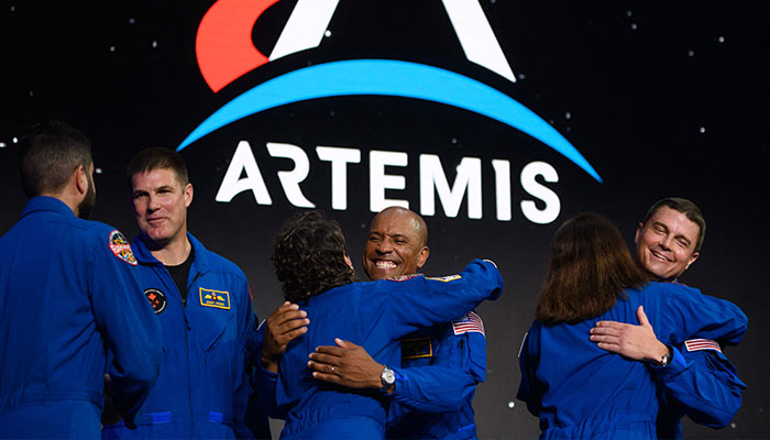Siapa astronot untuk Artemis 2?