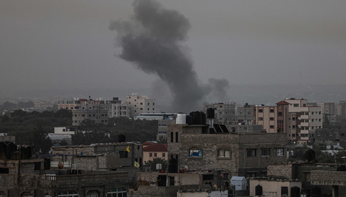 Jet Israel melakukan serangan di Lebanon, Gaza