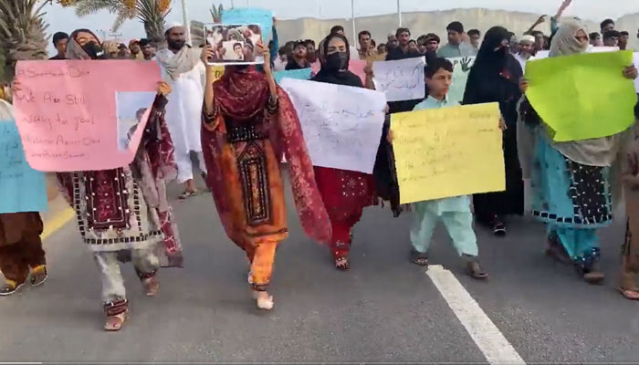 10 جولائی 2022 کو عید کے موقع پر بلوچستان میں شہریوں کو جبری گمشدگیوں کے خلاف احتجاج کرتے دیکھا گیا۔ Twitter