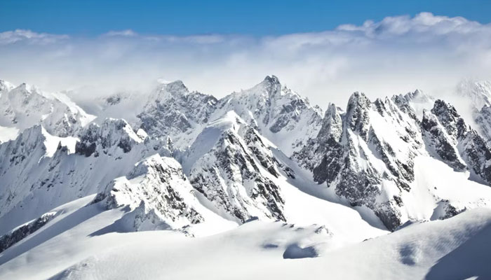 Stock image of Swiss Alps mountain rage. iStock.com