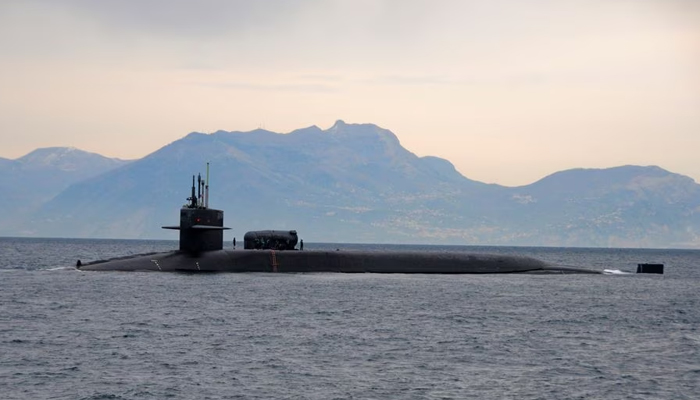 The guided-missile submarine USS Florida (SSGN 728) pulls into the Bay of Naples, Italy. — Reuters/File