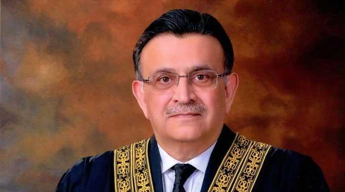 KP Bar Council asks CJP Umar Ata Bandial to step down KP Bar Council asks CJP Umar Ata Bandial to step down