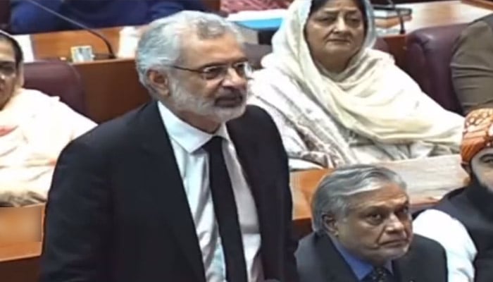 Justice Qazi Faez Isa addresses the House during the special session at the National Assembly on April 10, 2023. — Youtube/GeoNews