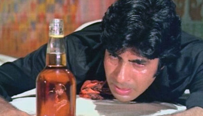 Amitabh Bachchan goes cold turkey on alcohol and cigarettes. The actor explains how