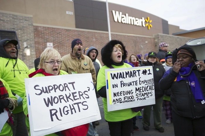 Walmart closing stories in Chicago has left workersinshock. — Reuters/File