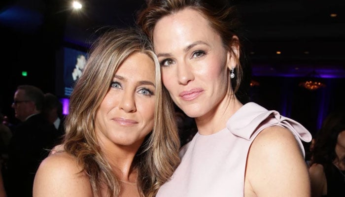 Jennifer Garner says shed love to play Jennifer Anistons sister in The Morning Show