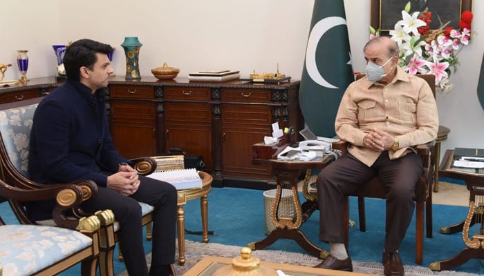 Special Assistant Jawad Sohrab Malik met PM Shehbaz on April 15, 2023. Twitter