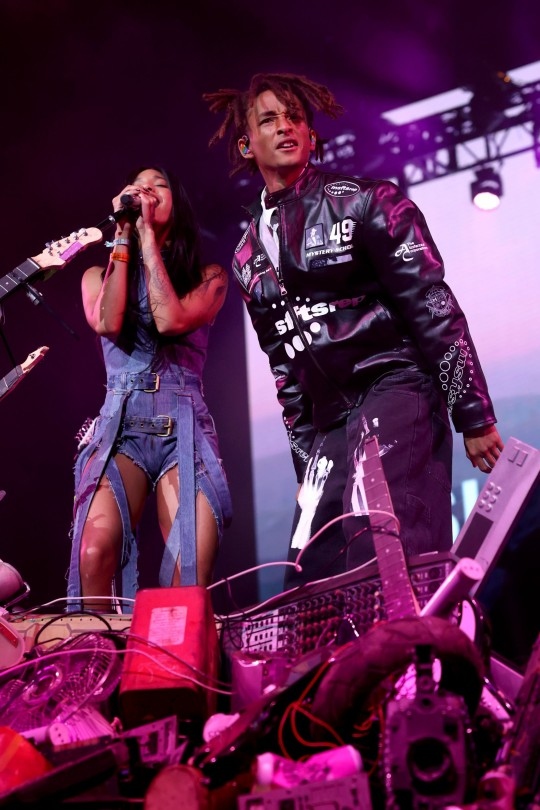 Will Smith cheers on Willow and Jaden from the crowd at Coachella 2023