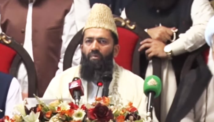 Central Ruet-e-Hilal Committee Chairman Maulana Abdul Khabir Azad addresses a press conference in Islamabad, on April 20, 2023, in this still taken from a video. — YouTube/PTVNewsLive