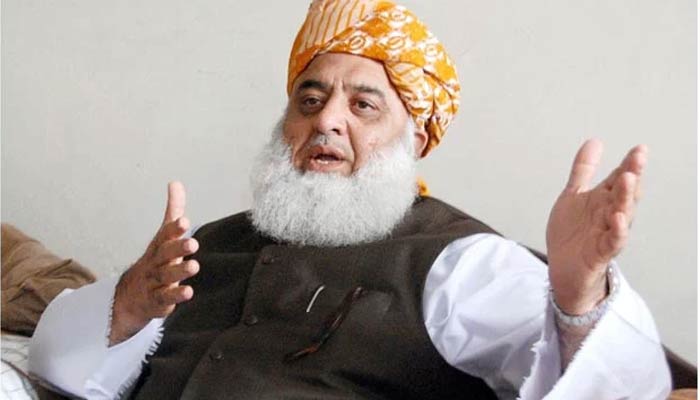 JUI-F chief Maulana Fazlur Rehman addressing a press conference. — INP/File