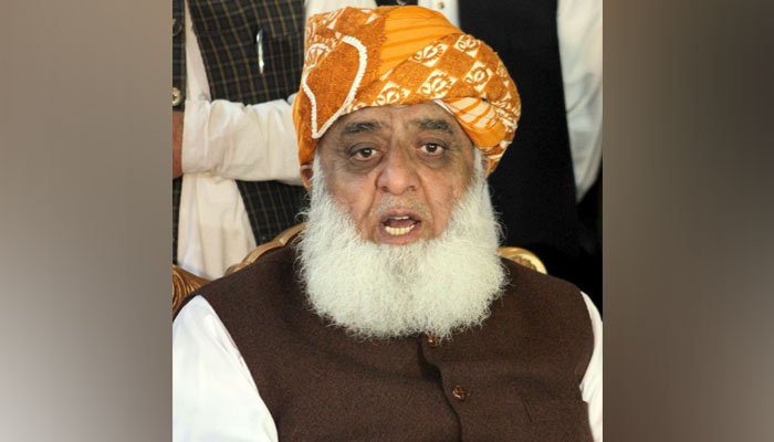 Jamiat Ulema-e-Islam Fazl (JUI-F) chief Maulana Fazlur Rehman addressing a news conference. — Online/File