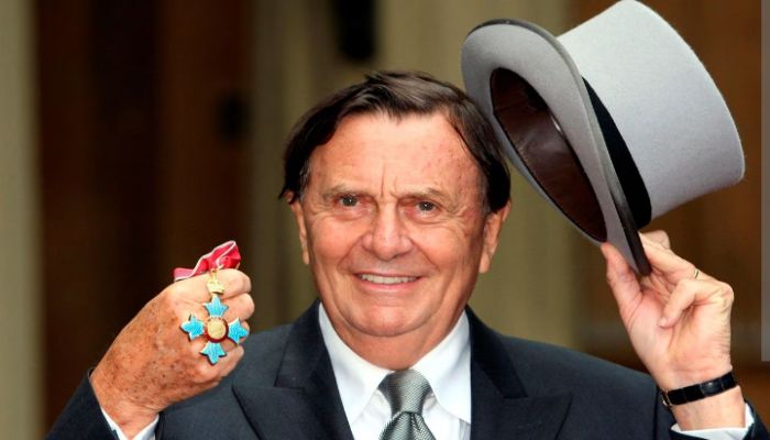 Unique: Aussies pay tribute to icon Barry Humphreys