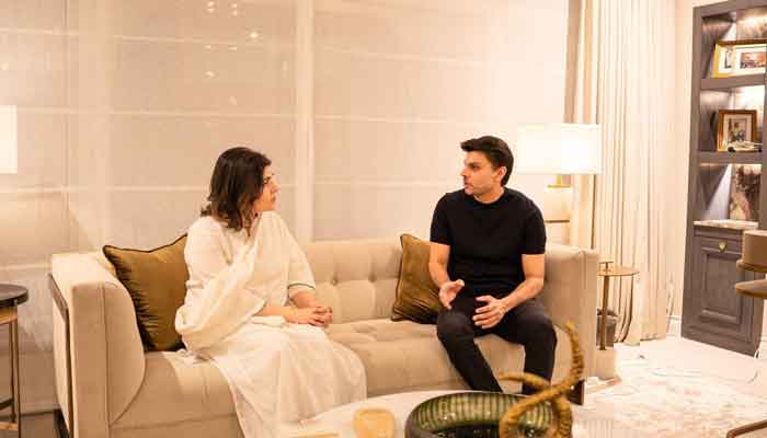 House of Lords member Baroness Sayeeda Warsi (L) and Special Assistant to the Prime Minister (SAPM) Muhammad Jawad Sohrab Malik (R). — Geo.tv