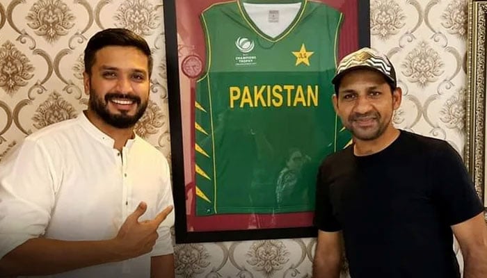 Rumman Raees with Sarfaraz Ahmed - Twitter/@metasportspk/File