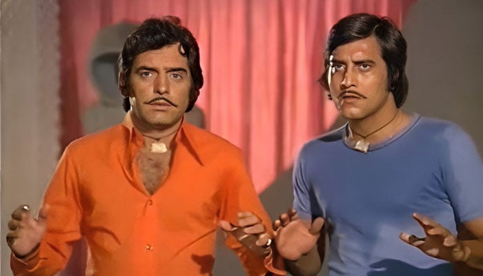 Feroz Khan and Vinod Khanna died in 2009 and 2017 respectively