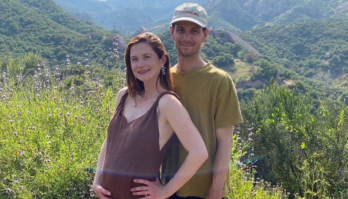 ‘Harry Potter’ star Bonnie Wright announces pregnancy with husband Andrew Lococo