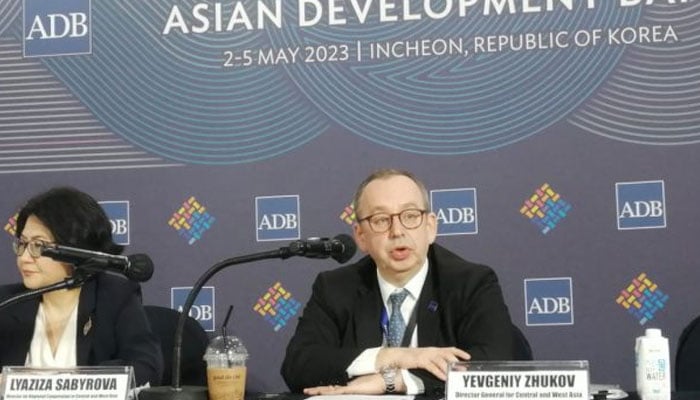 Asian Development Bank’s Director General for Central and West Asia Yevgeniy Zhukov addresses a press conference on May 5. — APP
