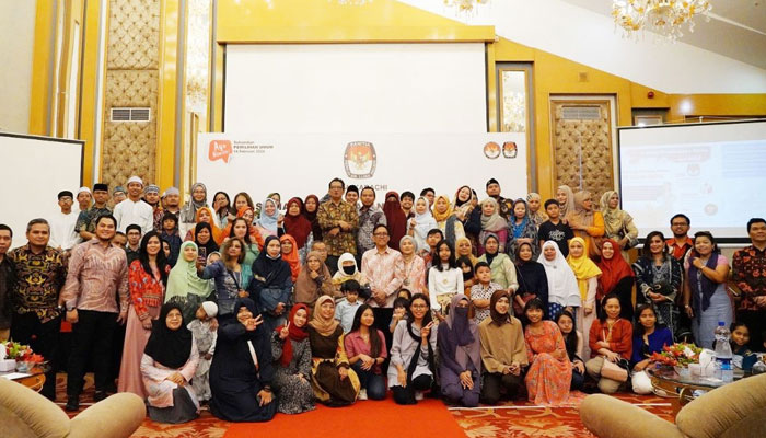 The participants of the session pose for a photo. — Author