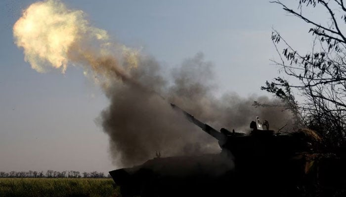Ukrainian servicemen fire a self-propelled howitzer toward Russian positions, amid Russias attack on Ukraine, on a frontline in Mykolaiv region, Ukraine November 2, 2022. — Reuters
