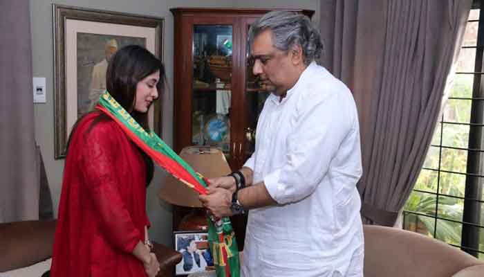 Pakistani actress and model Azekah Daniel (left) and Pakistan Tehreek-e-Insaf (PTI) Sindh President Ali Haider Zaidi. — Instagram/@azekah.daniel