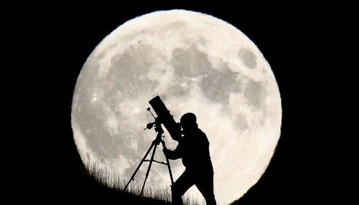 The moon will appear to be 16 percent bigger and 30 percent brighter tonight. Photo: nationalgeographic.com