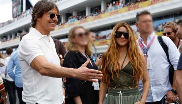 Shakiras fans urge Tom Cruise to stay away from her